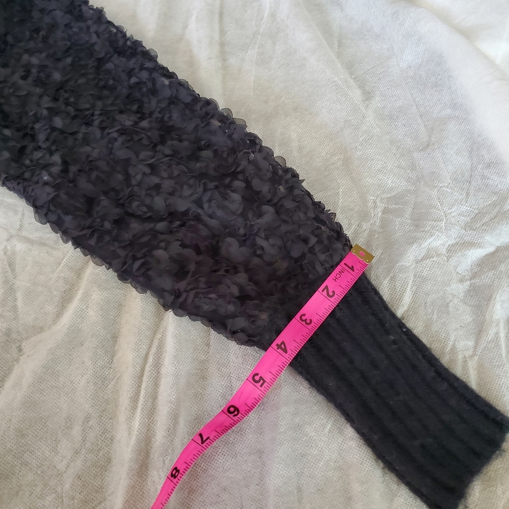 Sweater - Picture 7 of 9